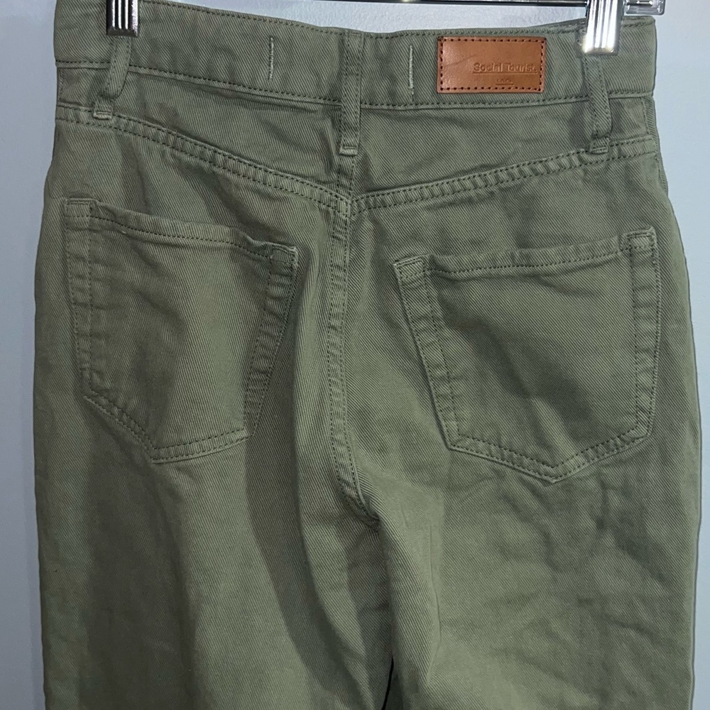 social tourist- Green ultra high rise jeans - Picture 4 of 6